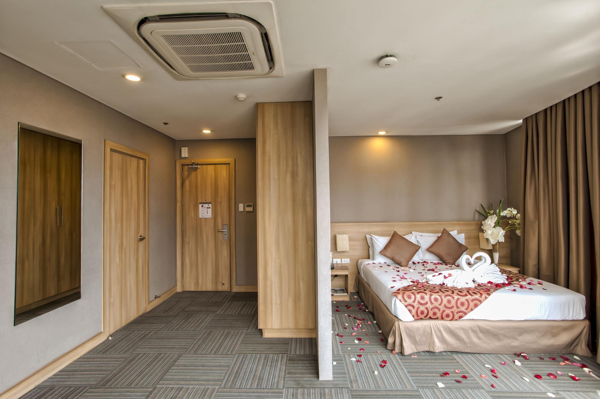 Madison 101 Hotel + Tower Кесон-Сити Экстерьер фото