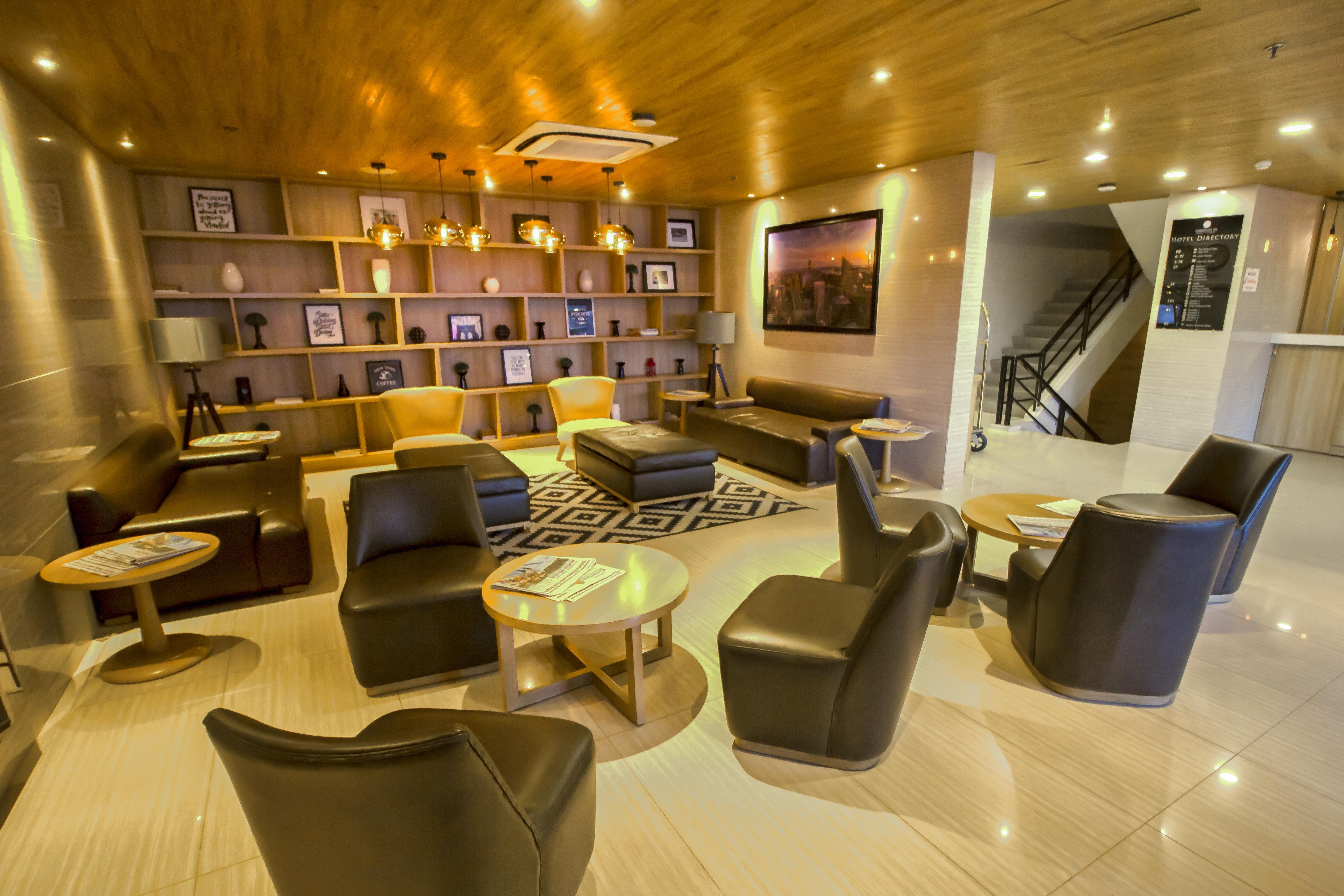 Madison 101 Hotel + Tower Кесон-Сити Экстерьер фото