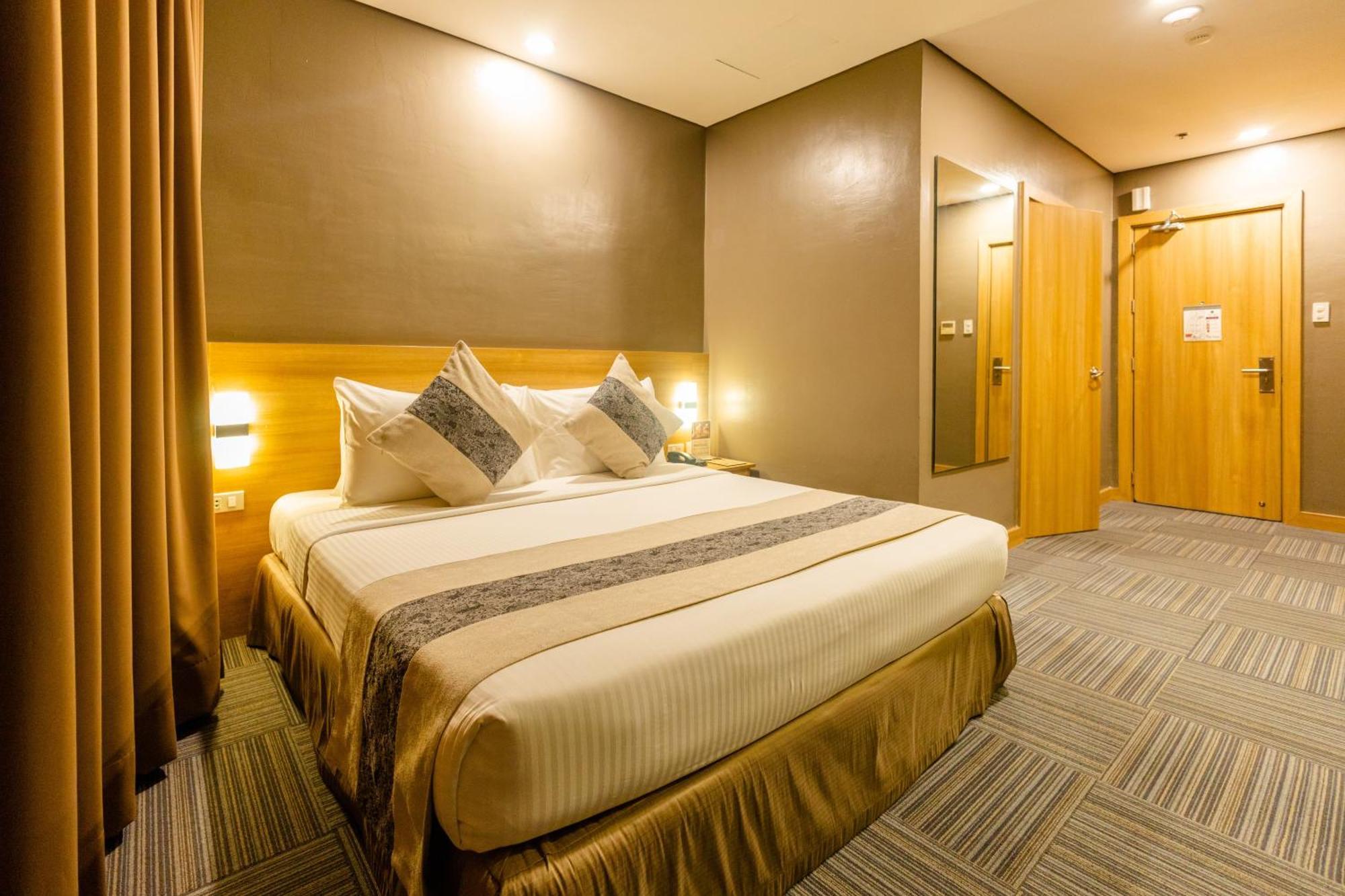 Madison 101 Hotel + Tower Кесон-Сити Экстерьер фото