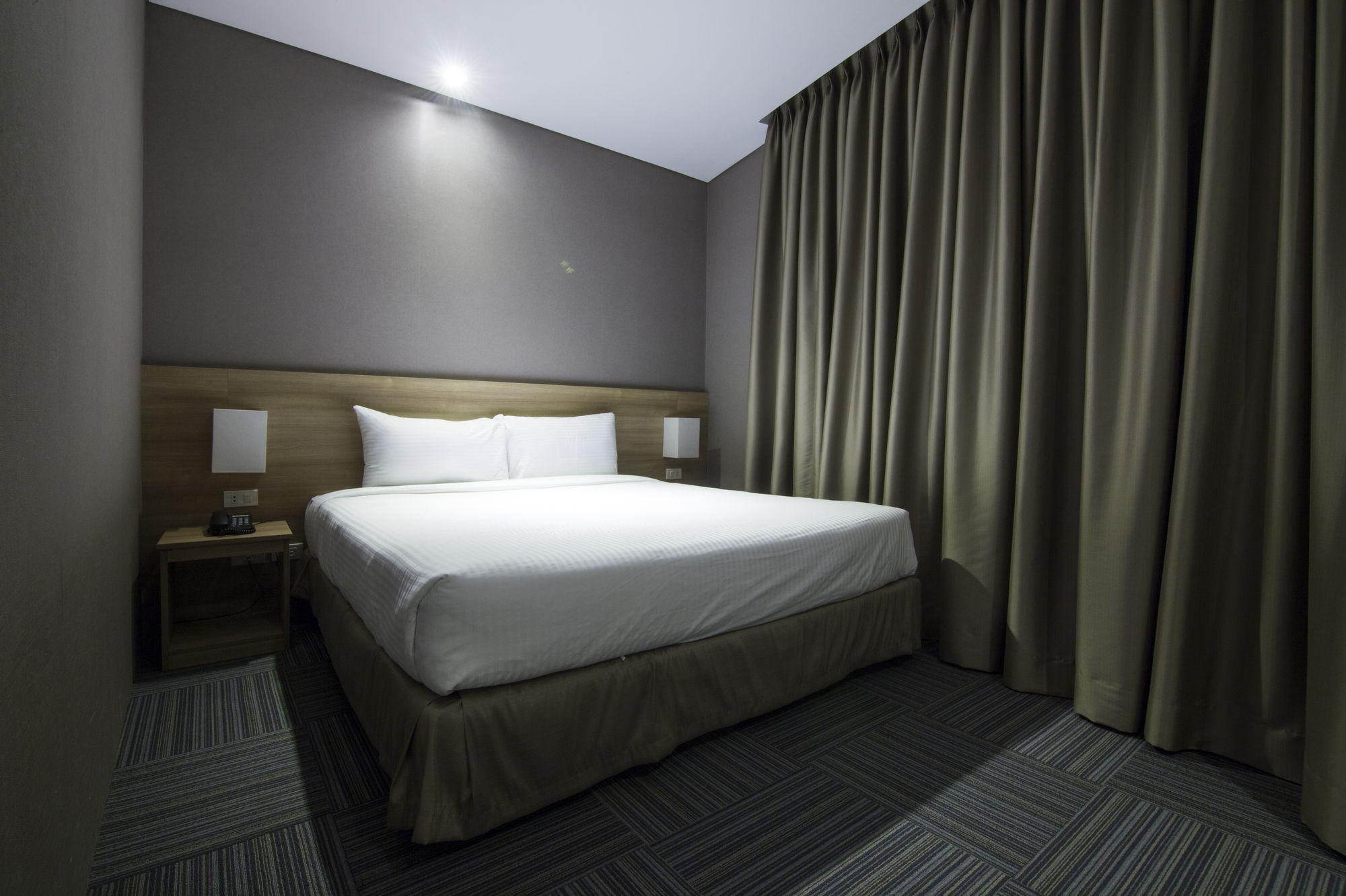 Madison 101 Hotel + Tower Кесон-Сити Экстерьер фото